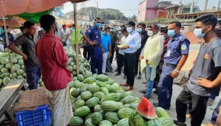 নান্দাইলে ও ঈশ্বরগঞ্জে কেজি-চড়া দামে তরমুজ বিক্রয় করায় জরিমানা